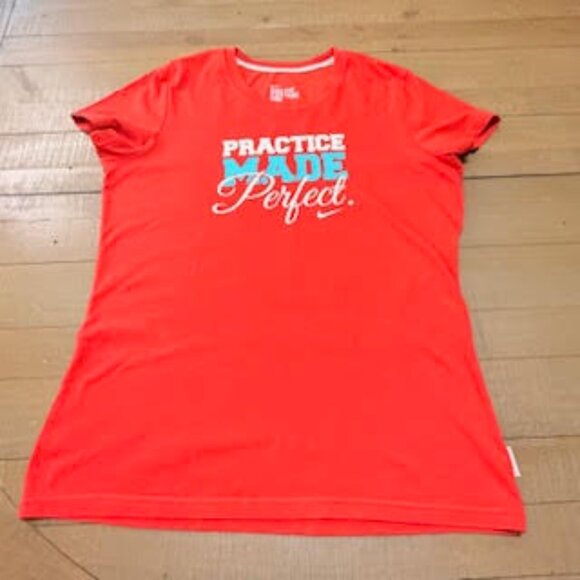 Nike Women’s Dri-Fit Cotton Tee Red Practice Made Perfect T-Shirt XL - Picture 2 of 9